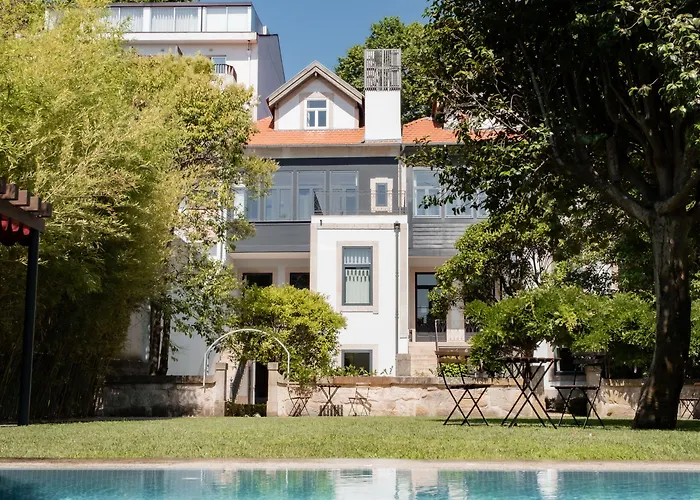 Marquês Garden House by Olivia