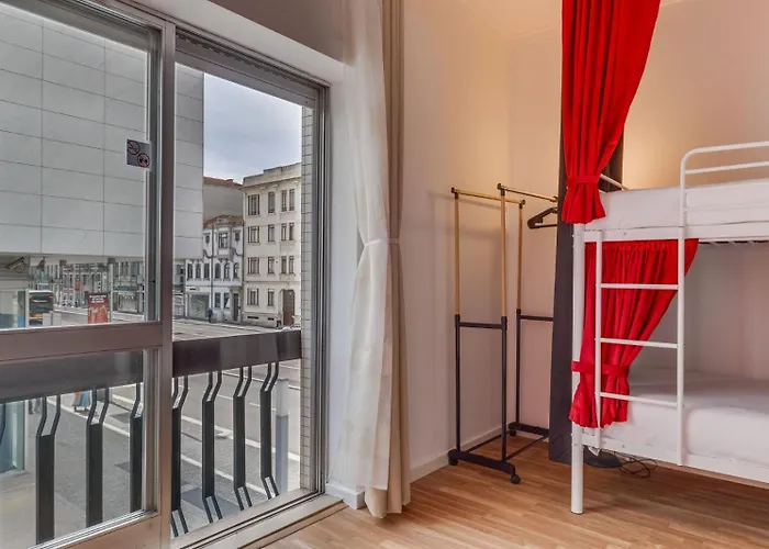 Avenue View Rooms