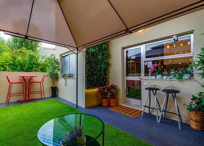 Avenue View Rooms