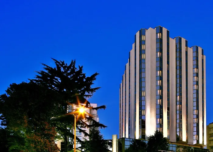 Crowne Plaza By Ihg
